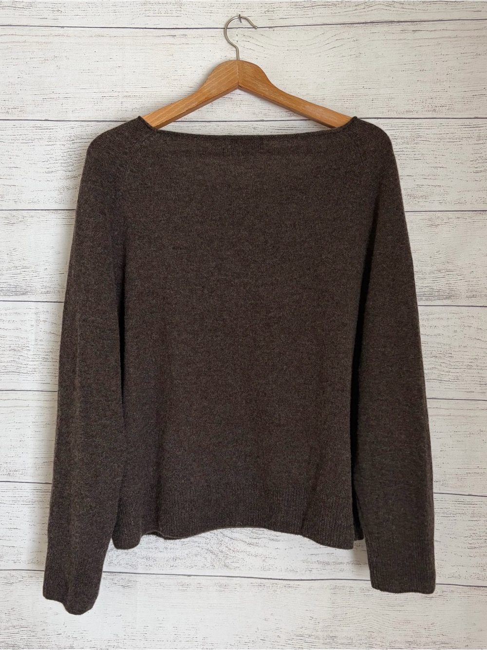 Quince Mongolian Cashmere Boatneck Sweater. - Picture 7 of 7